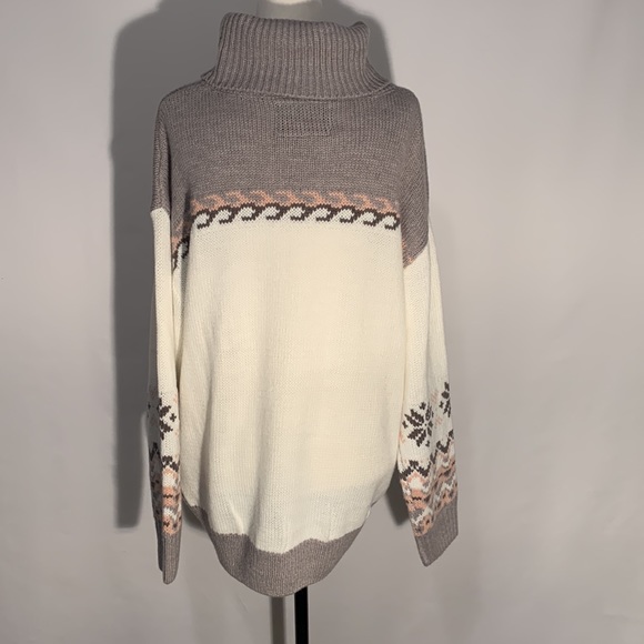 Urban Heritage Size S Holiday Sweater - Picture 5 of 11